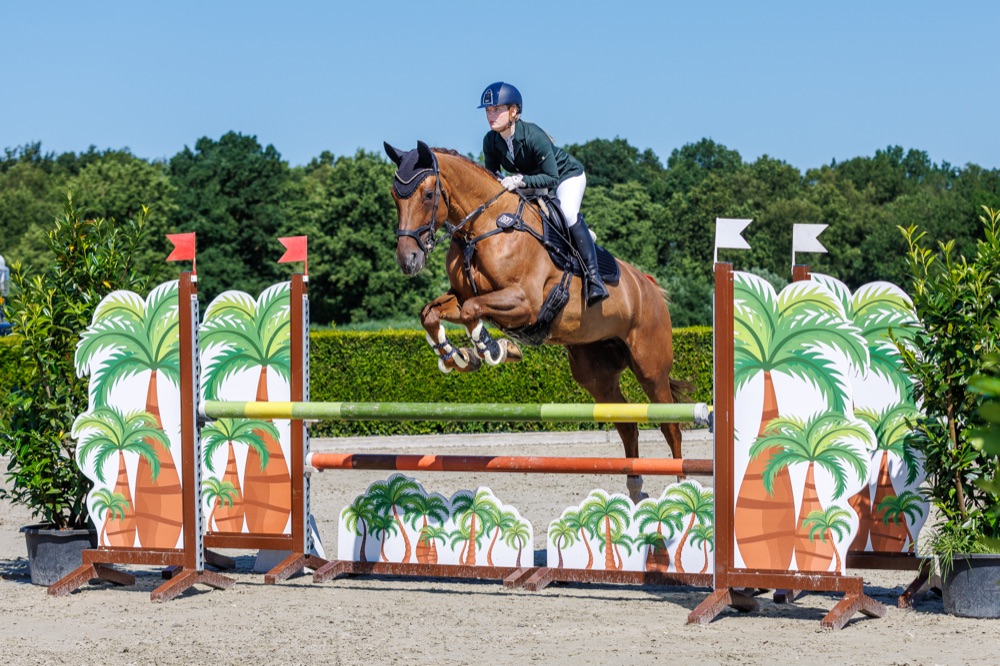 Jennifer Udo in actie
